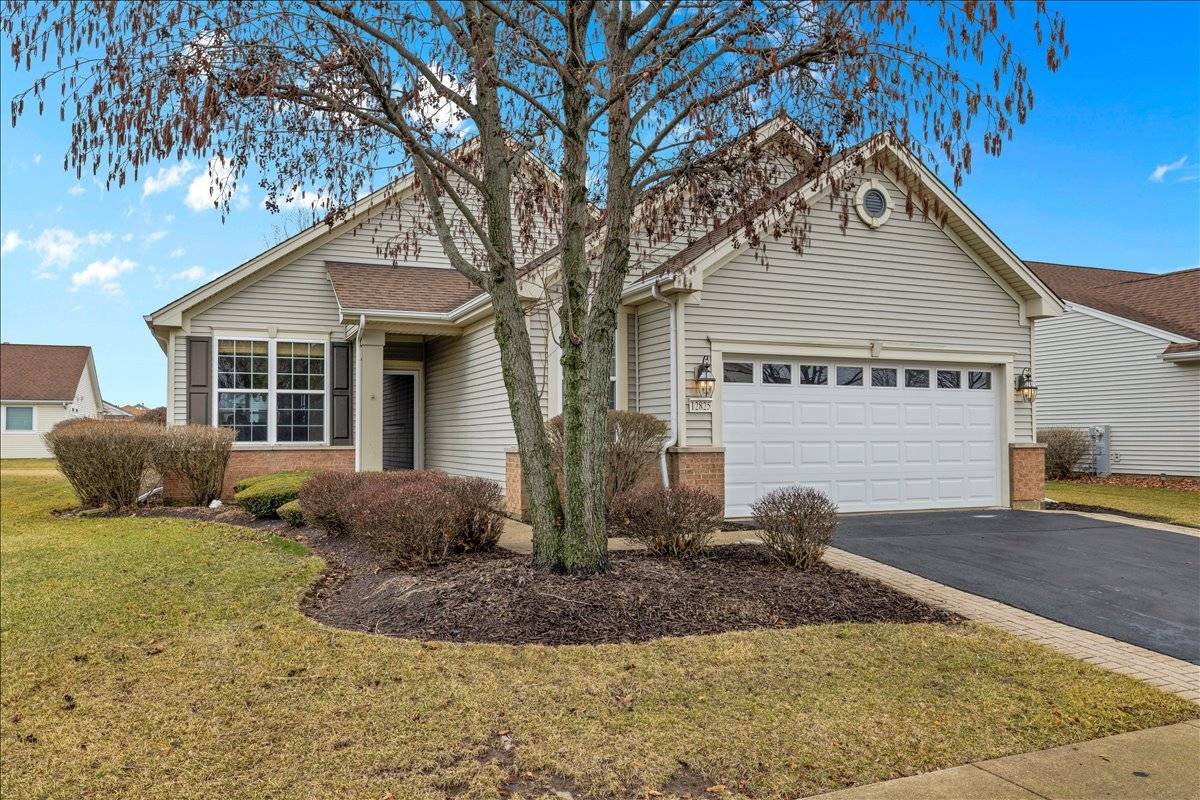 12825 Coventry LN, Huntley, IL 60142