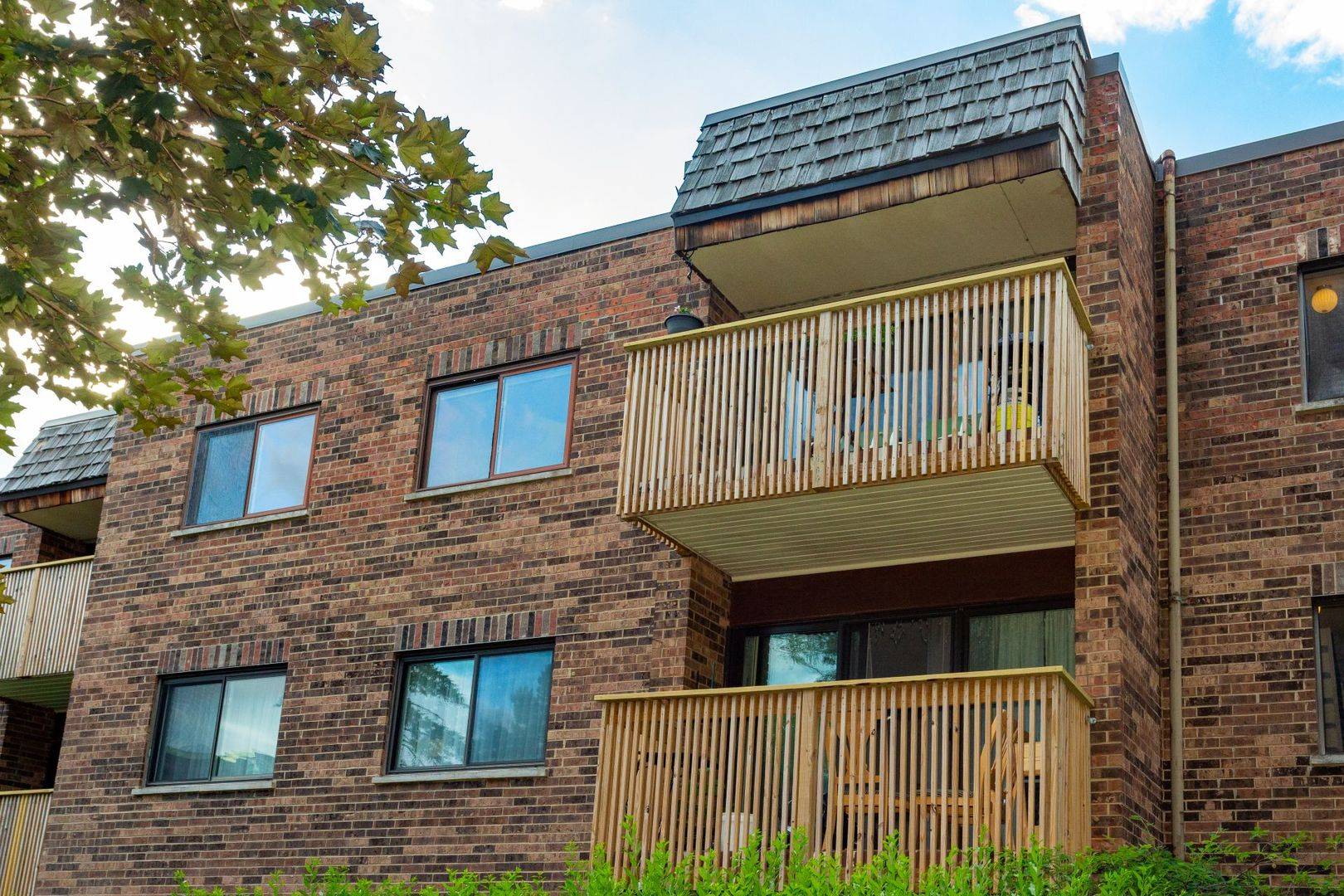 925 Spring Hill DR #311, Northbrook, IL 60062