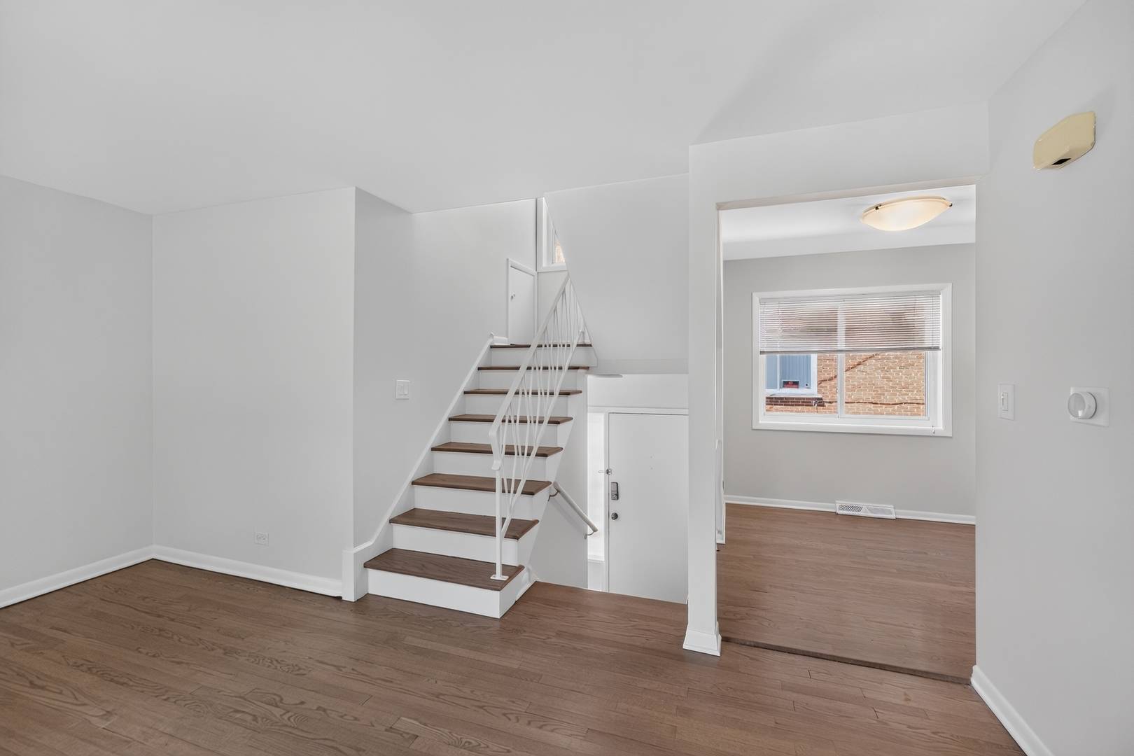 215 Dodge AVE #F, Evanston, IL 60202