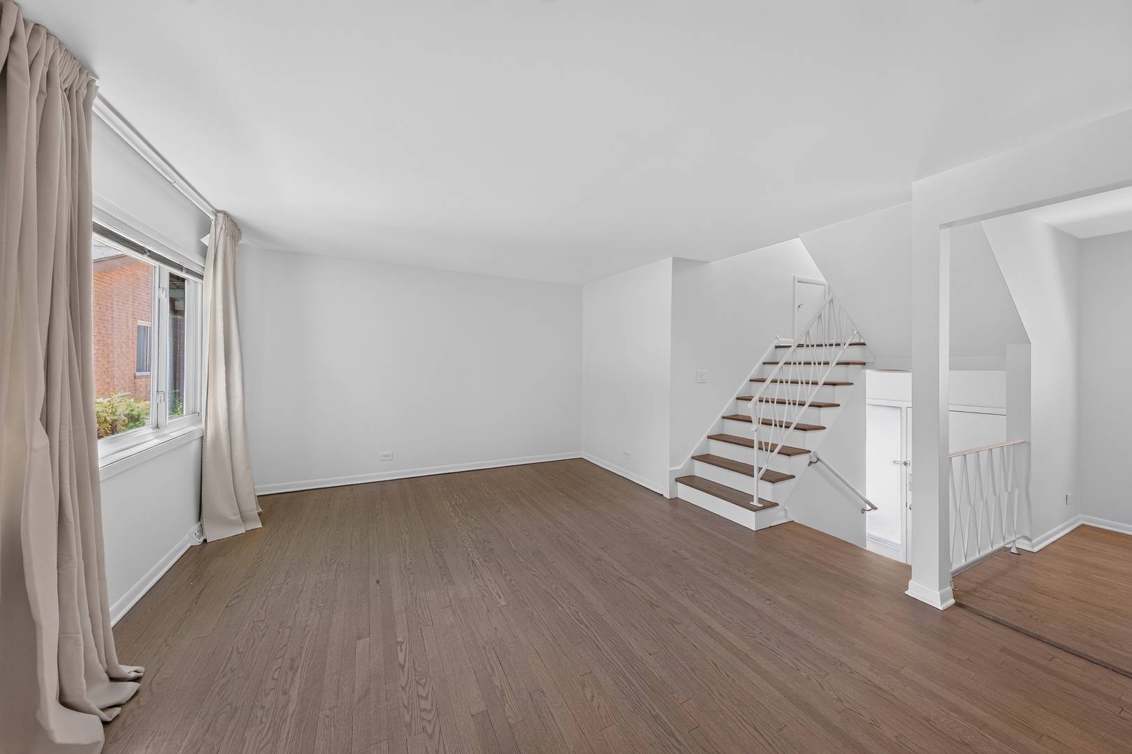 215 Dodge AVE #F, Evanston, IL 60202