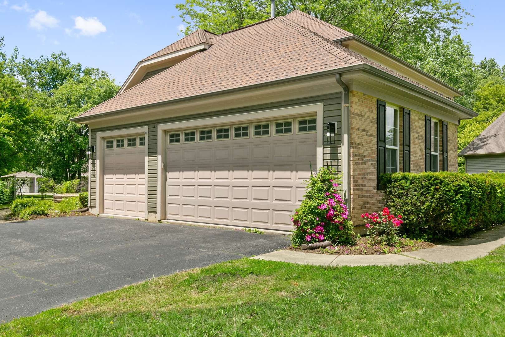 600 Brookstone RD, Grayslake, IL 60030