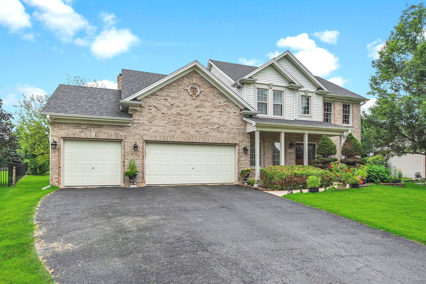 4756 Fesseneva LN, Naperville, IL 60564