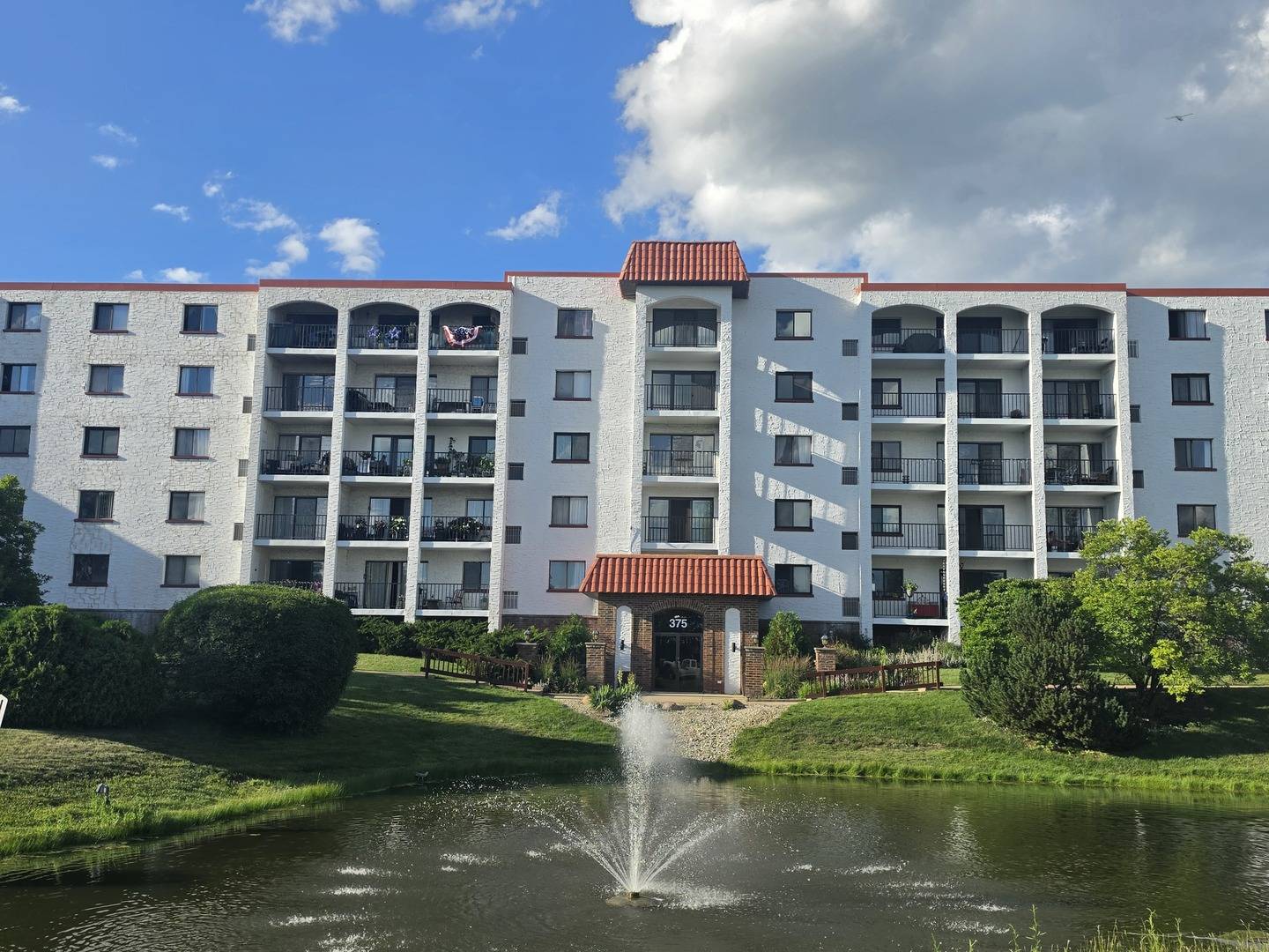 375 Plum Creek DR #103, Wheeling, IL 60090