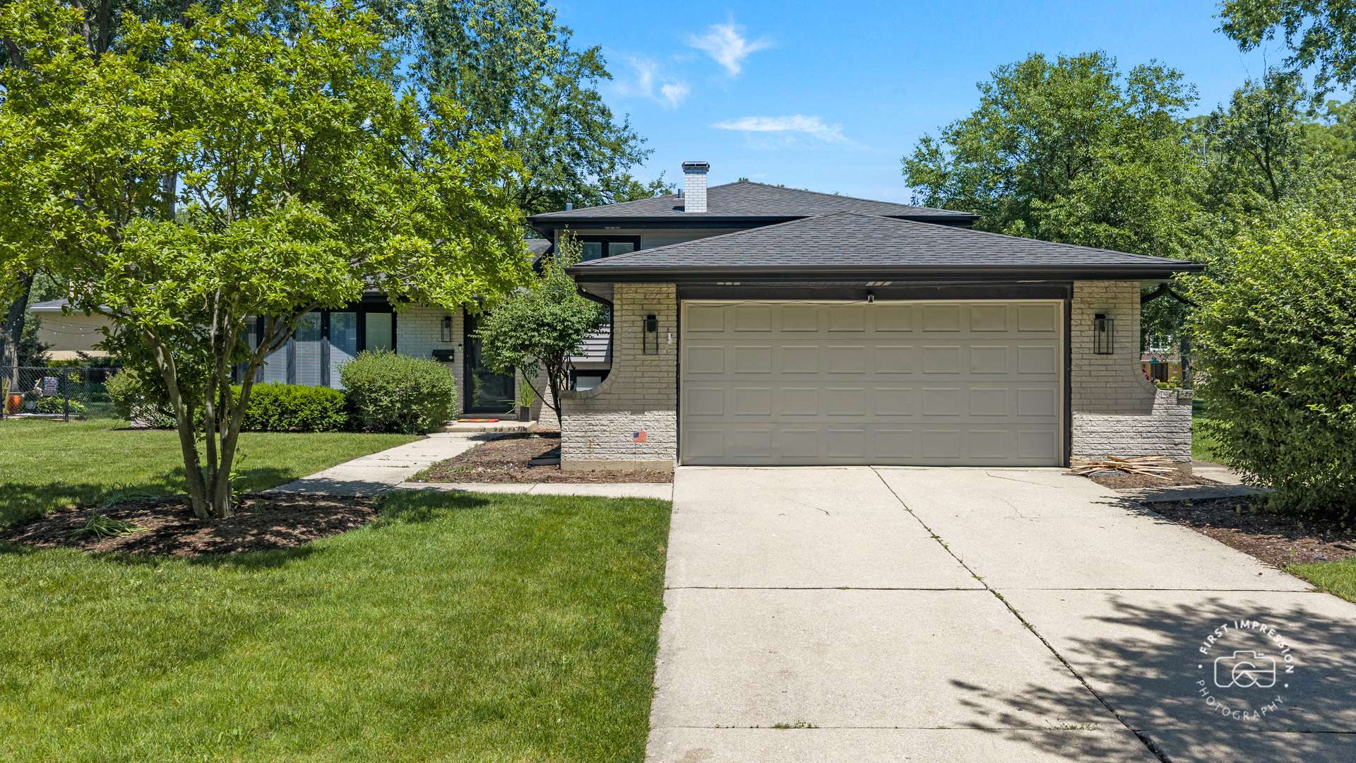 18W088 Claremont DR, Darien, IL 60561