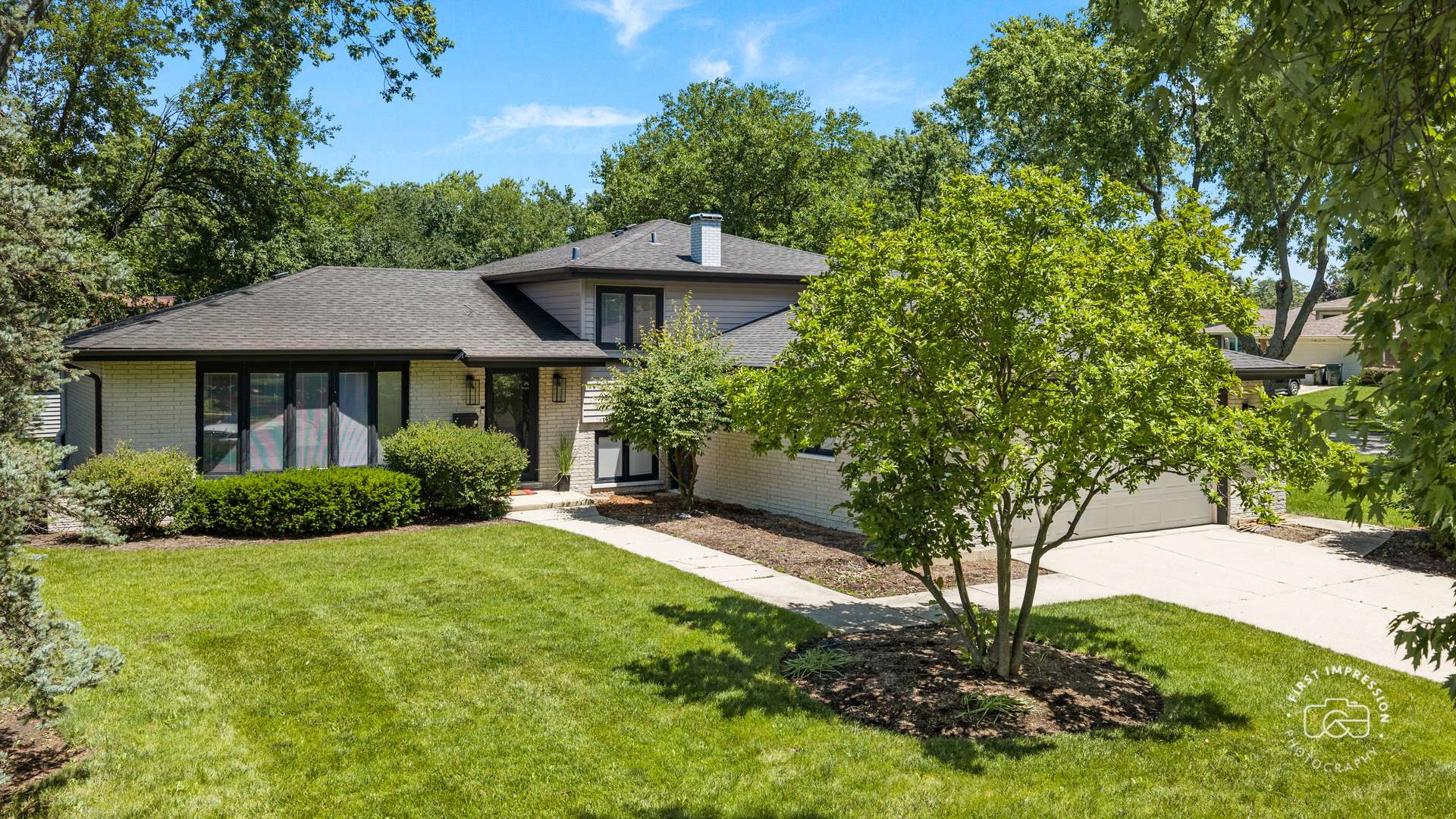 18W088 Claremont DR, Darien, IL 60561