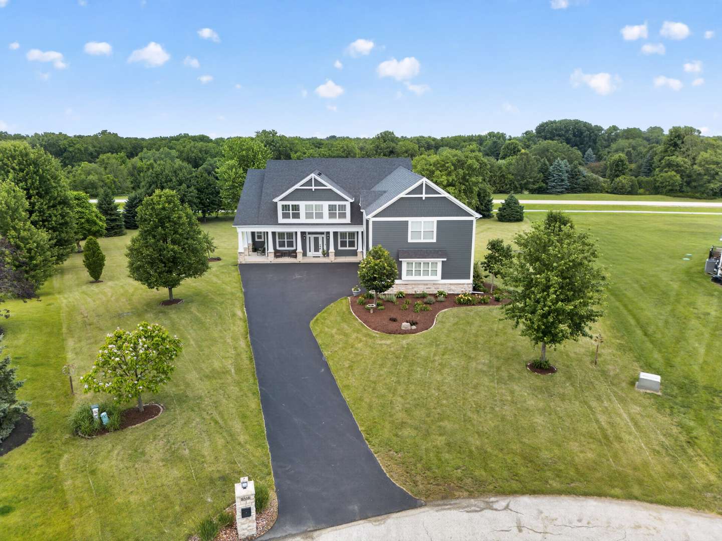 5516 Jennifer CT, Yorkville, IL 60560