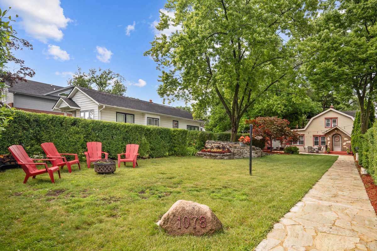 1078 Greenview AVE, Des Plaines, IL 60016