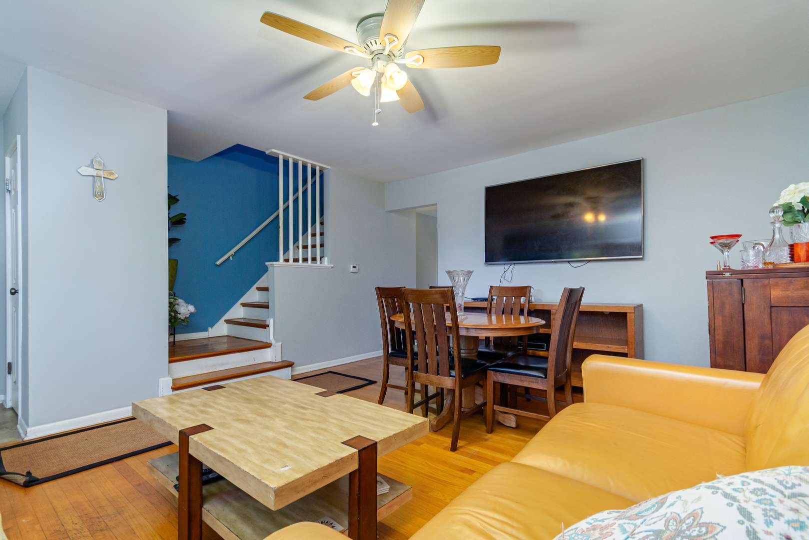 1823 Dobson ST, Evanston, IL 60202