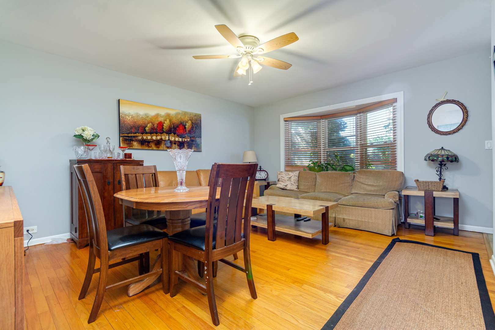 1823 Dobson ST, Evanston, IL 60202