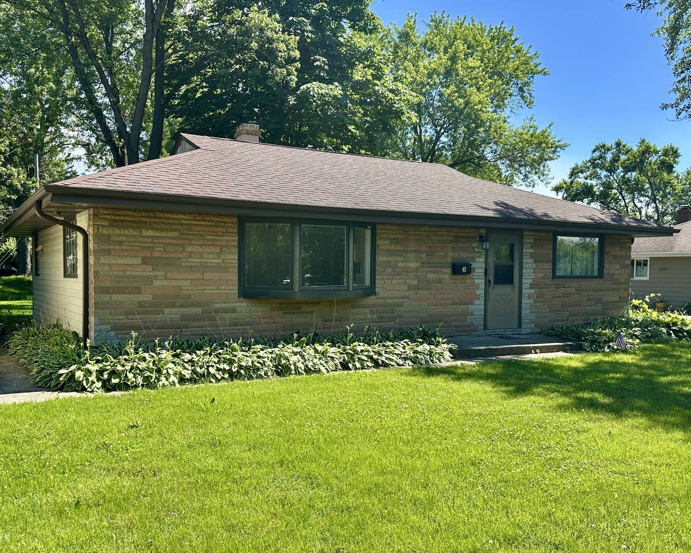 45 Golfview RD, Lake Zurich, IL 60047