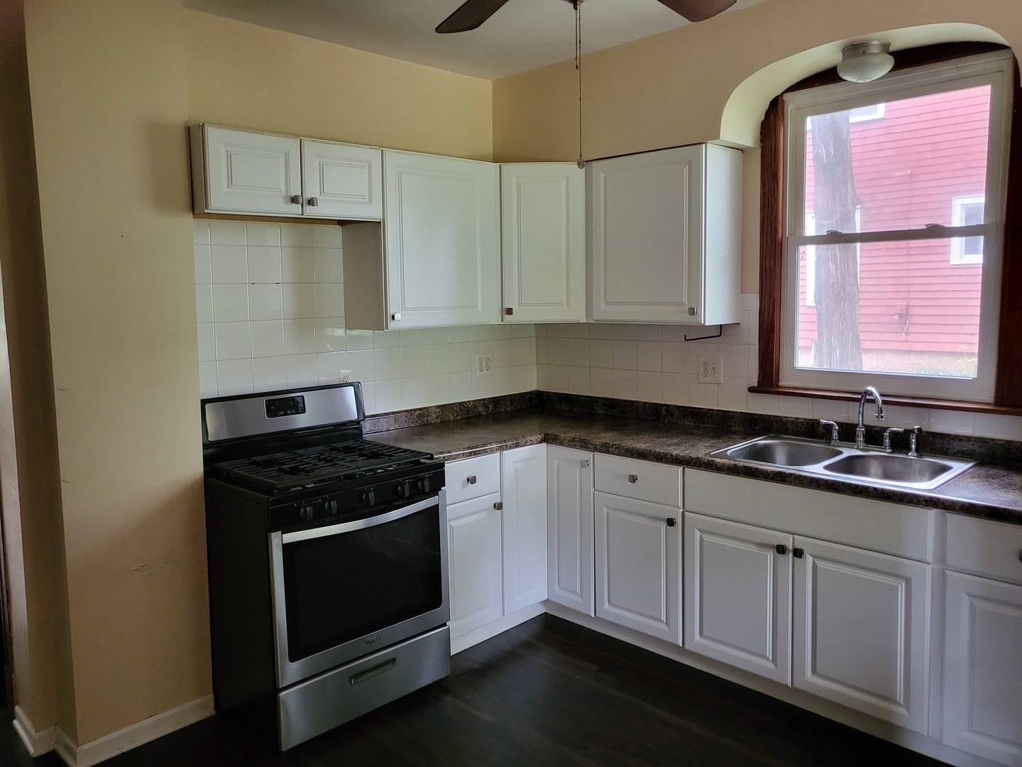 103 Center ST, Fox River Grove, IL 60021