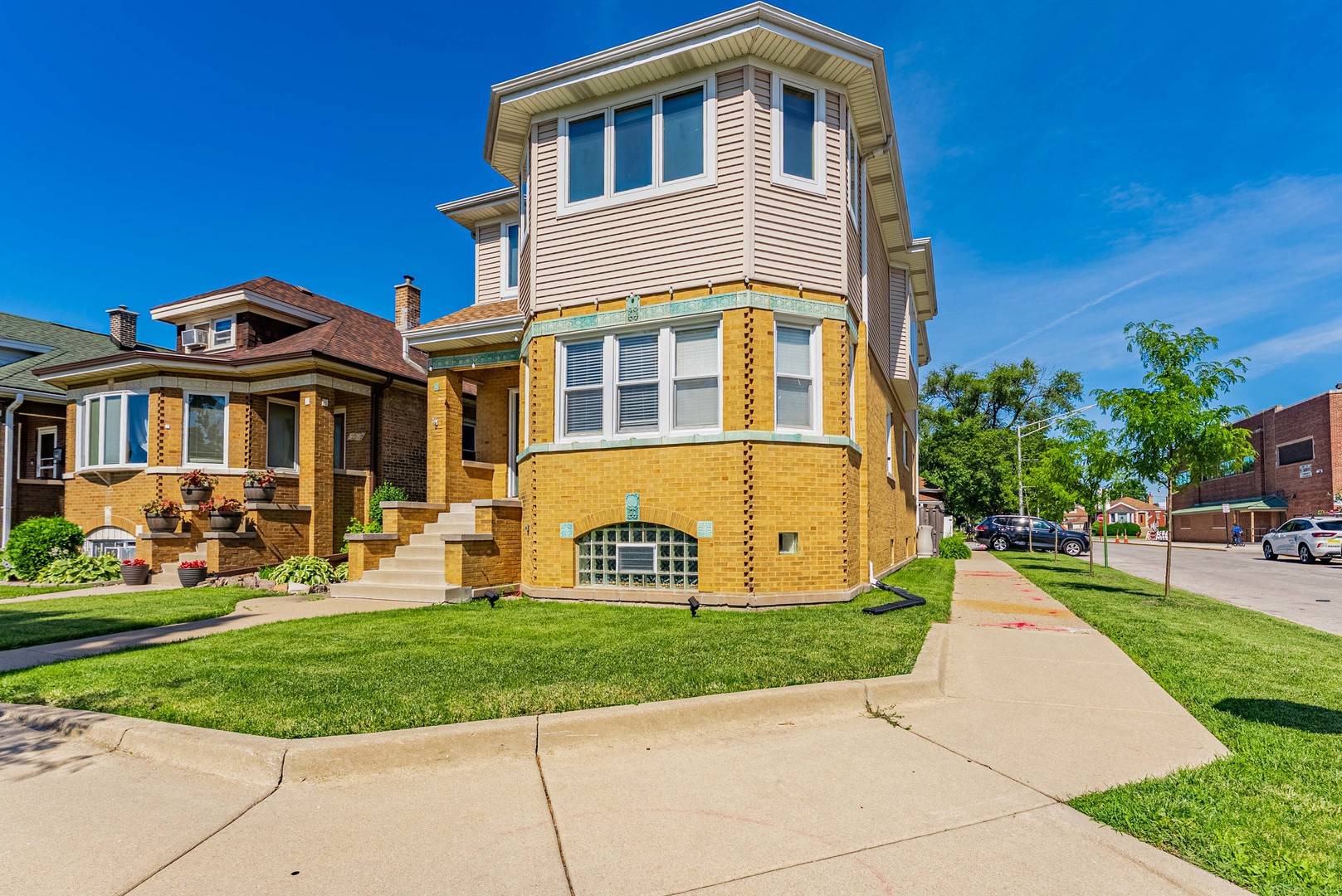 2901 N 76th CT, Elmwood Park, IL 60707