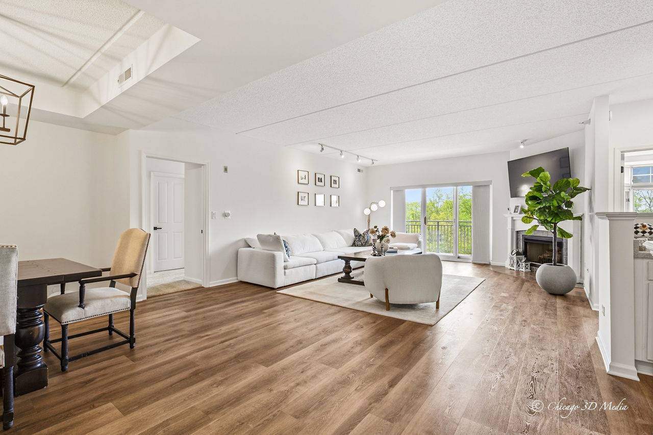 445 Village Green Pkwy #304, Lincolnshire, IL 60069