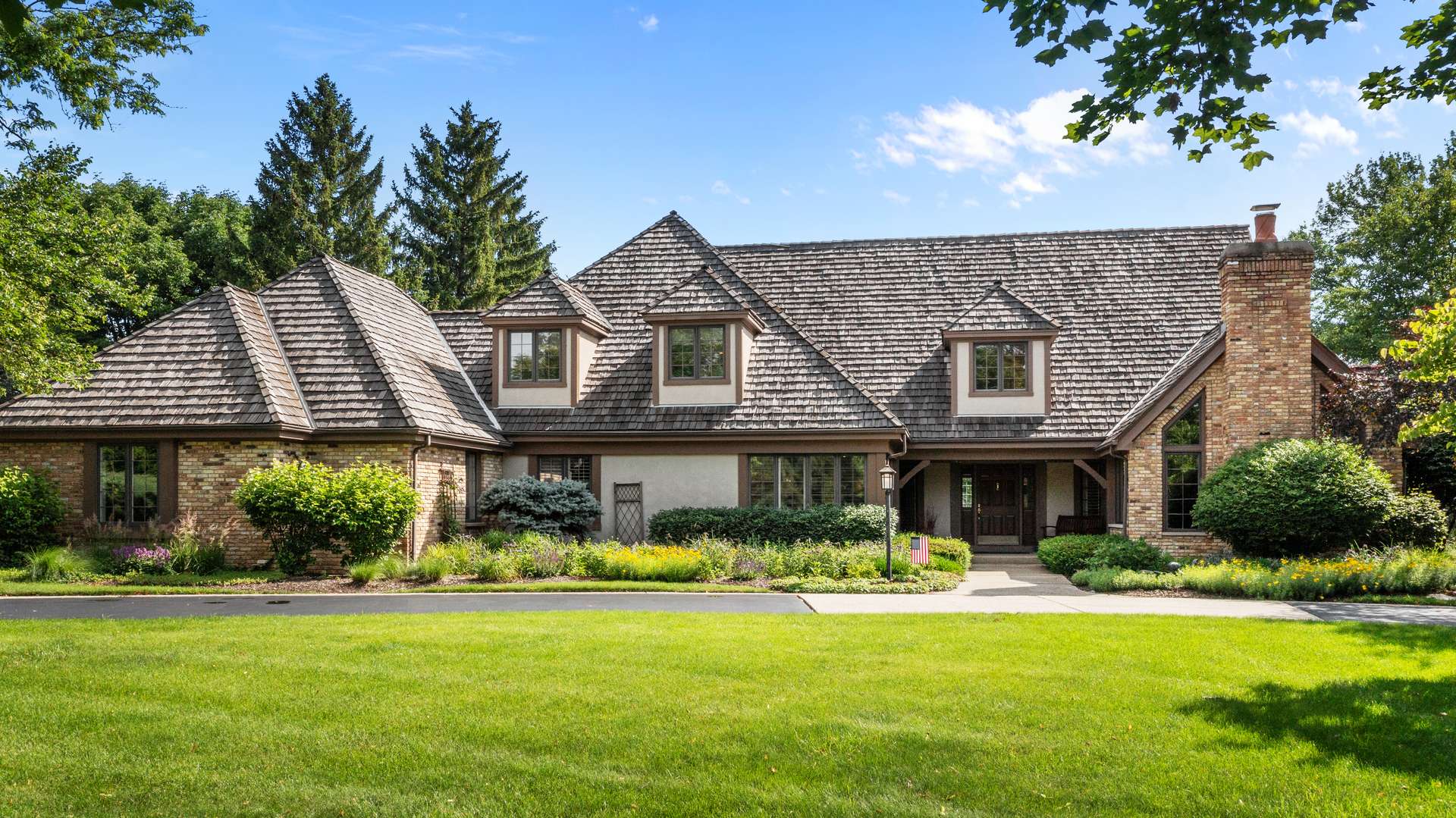 18 S Wynstone DR, North Barrington, IL 60010