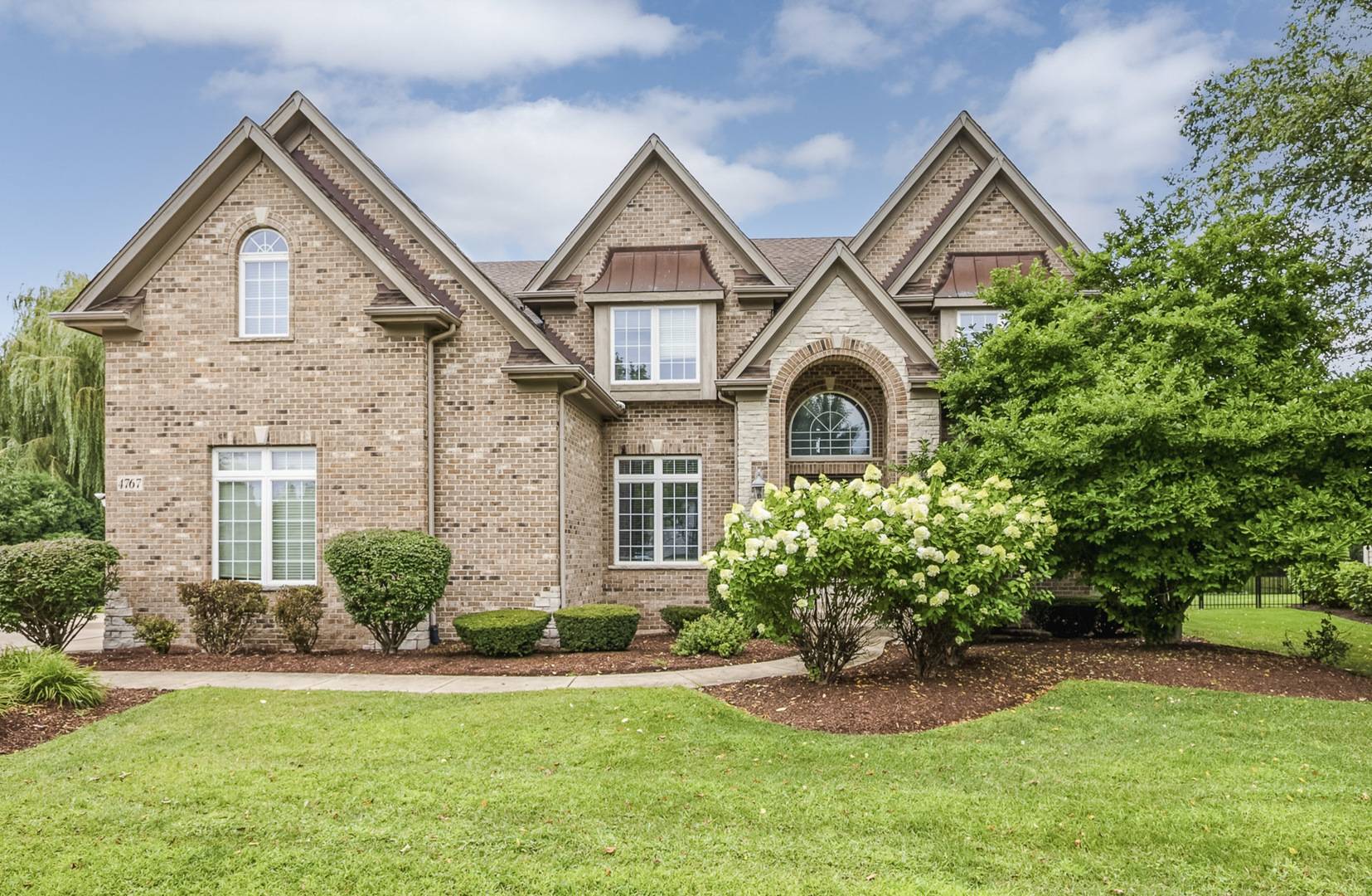 4767 Sassafras LN, Naperville, IL 60564