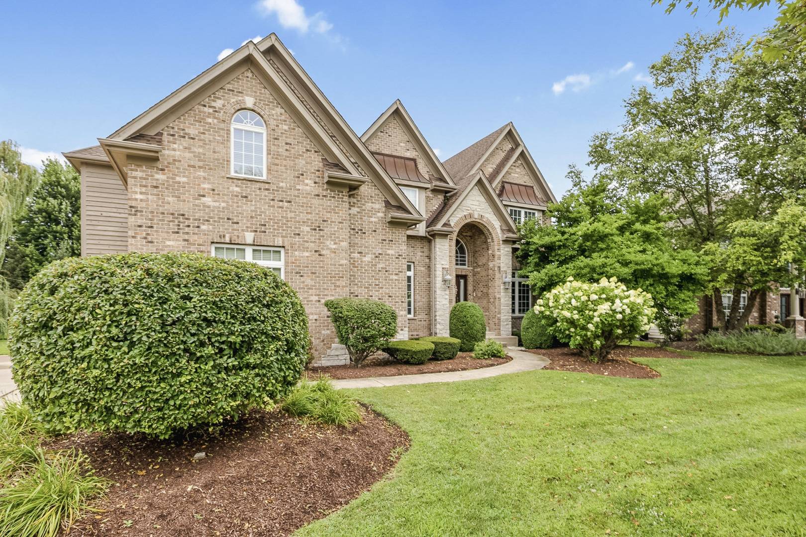 4767 Sassafras LN, Naperville, IL 60564