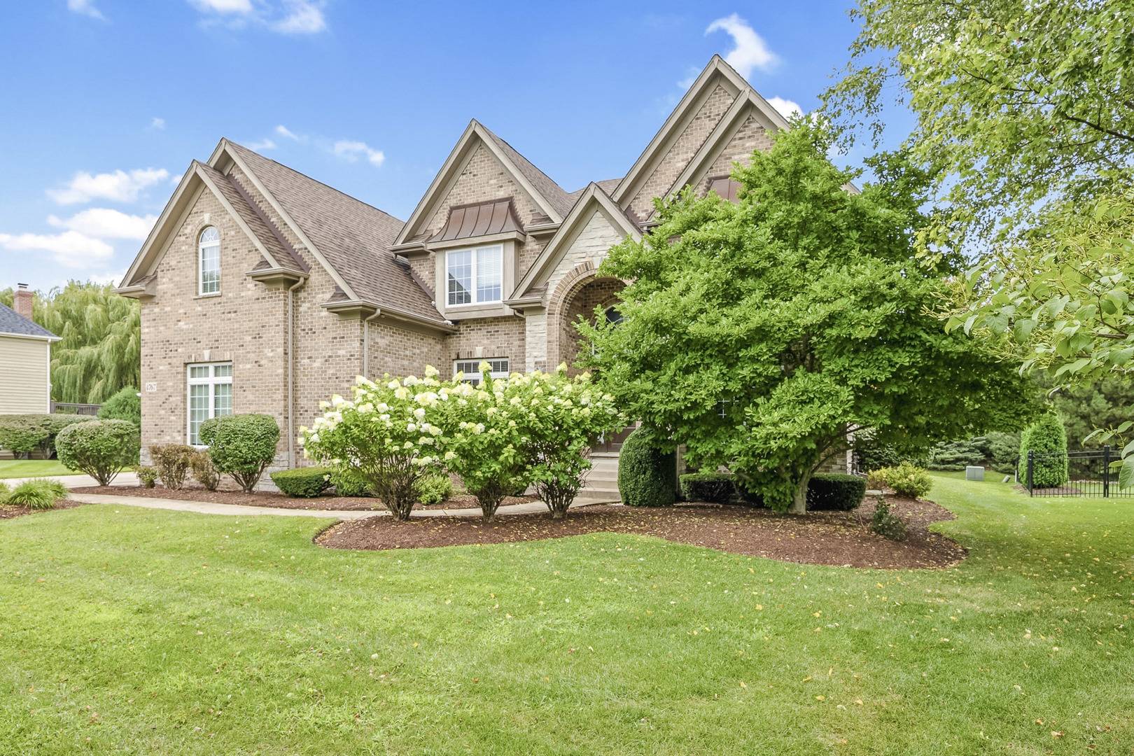 4767 Sassafras LN, Naperville, IL 60564