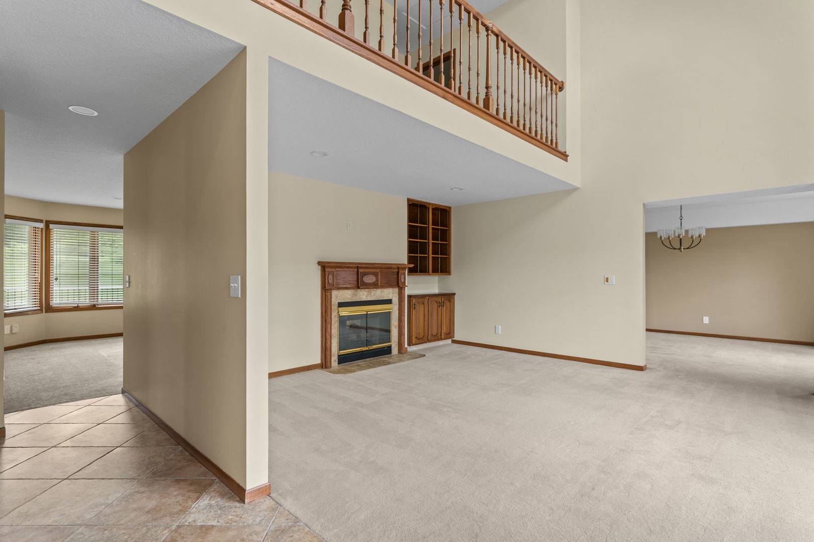 5018 Turnberry LN, Davenport, IA 52807