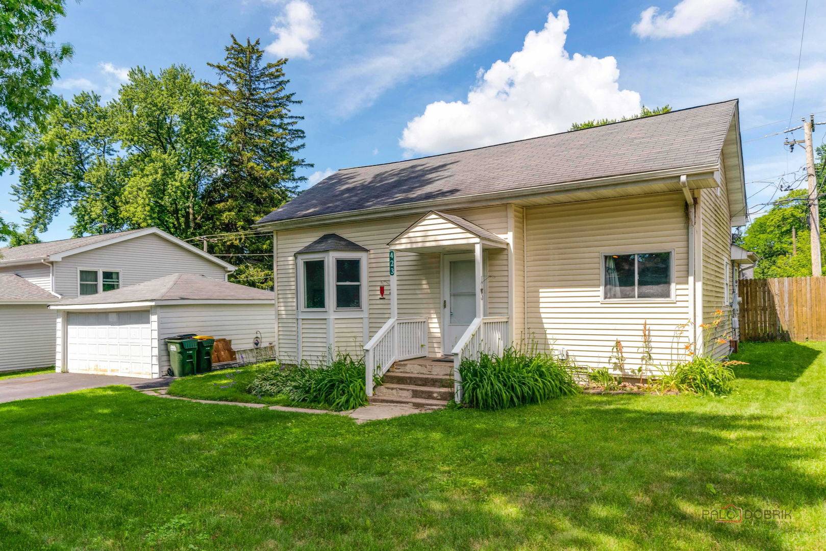 423 Lily LN, Lakemoor, IL 60051