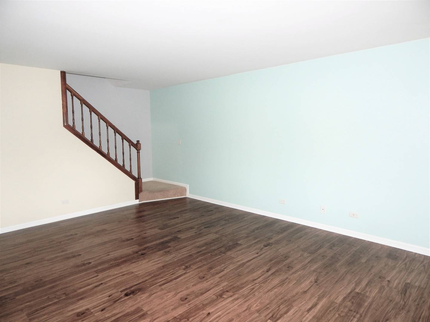 214 Redwood CT, Vernon Hills, IL 60061
