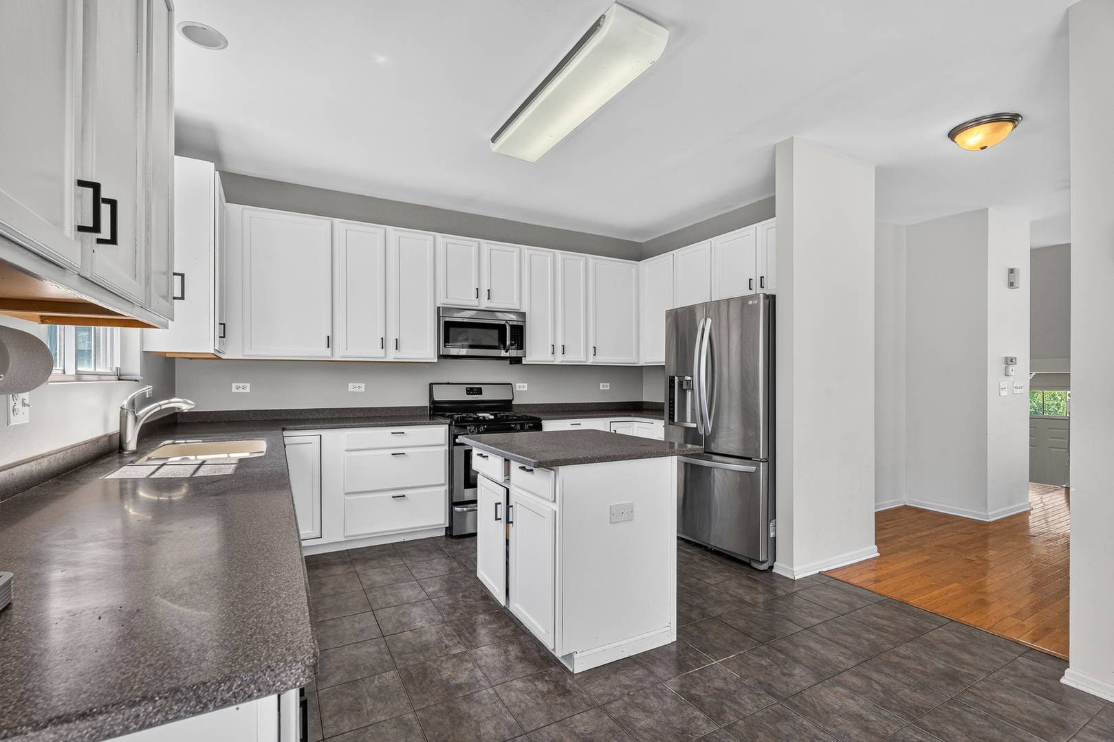 205 Station Park CIR, Grayslake, IL 60030