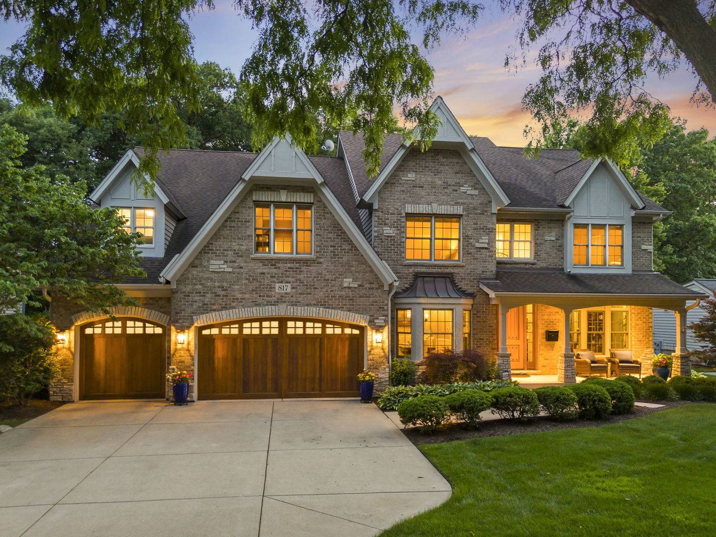 817 Heatherton DR, Naperville, IL 60563