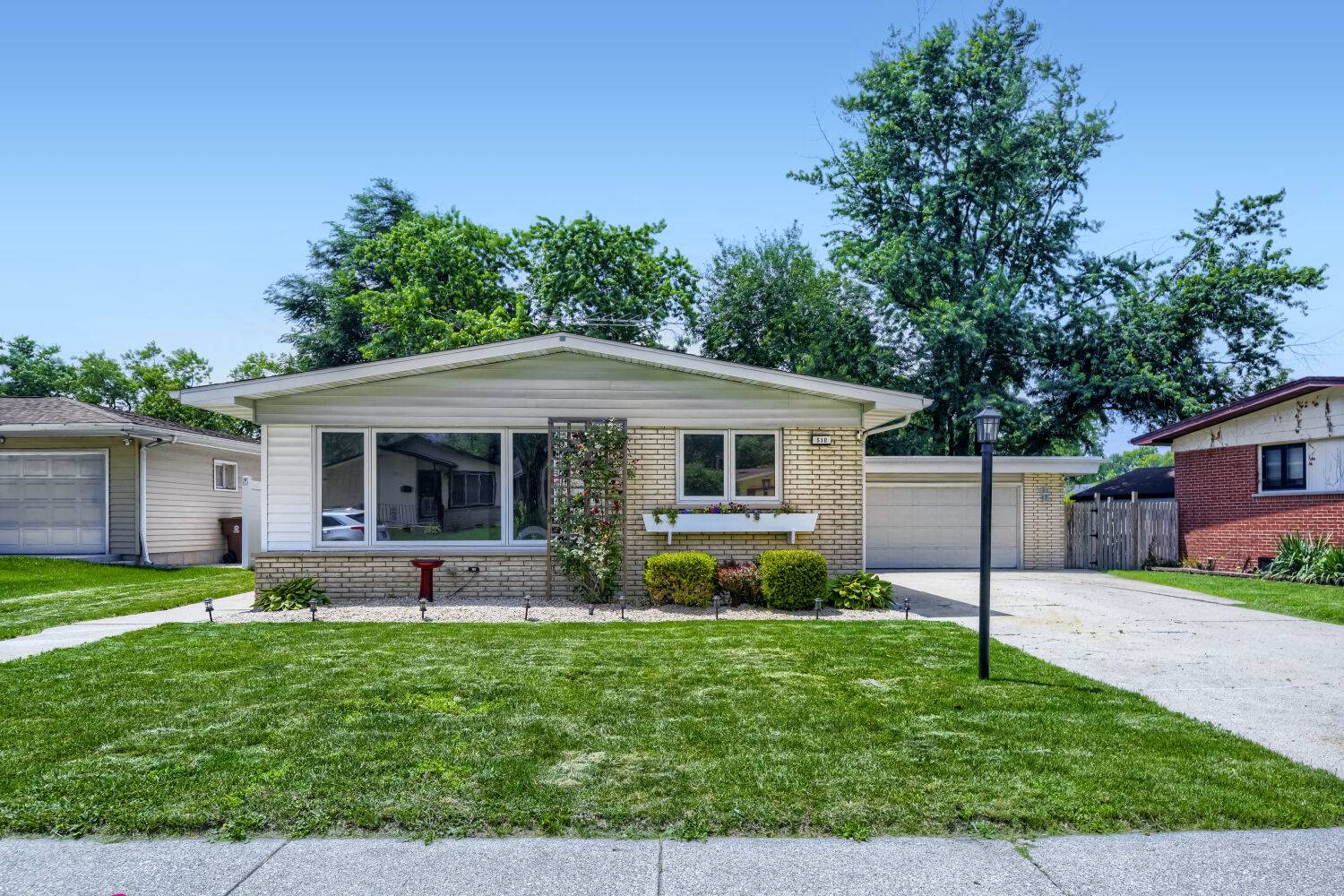 510 N PARK DR, Glenwood, IL 60425