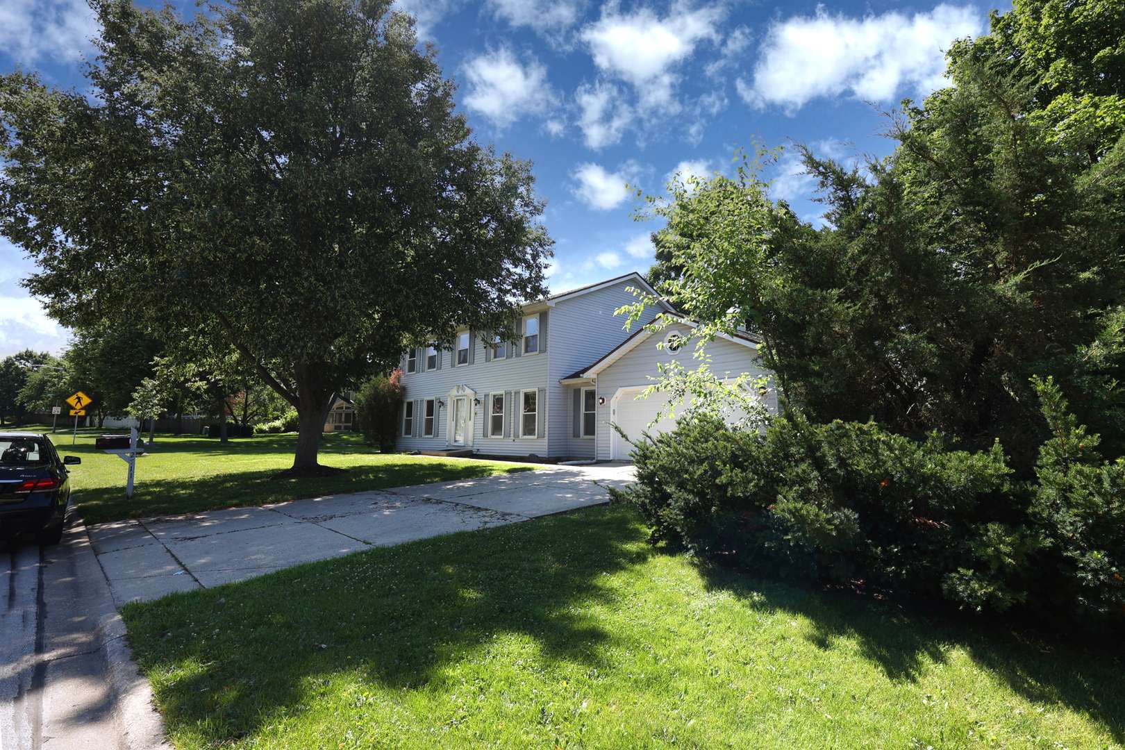 2711 Valley Forge RD, Lisle, IL 60532