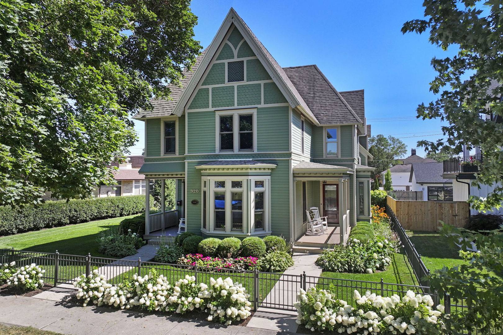 920 Geneva ST, Lake Geneva, WI 53147