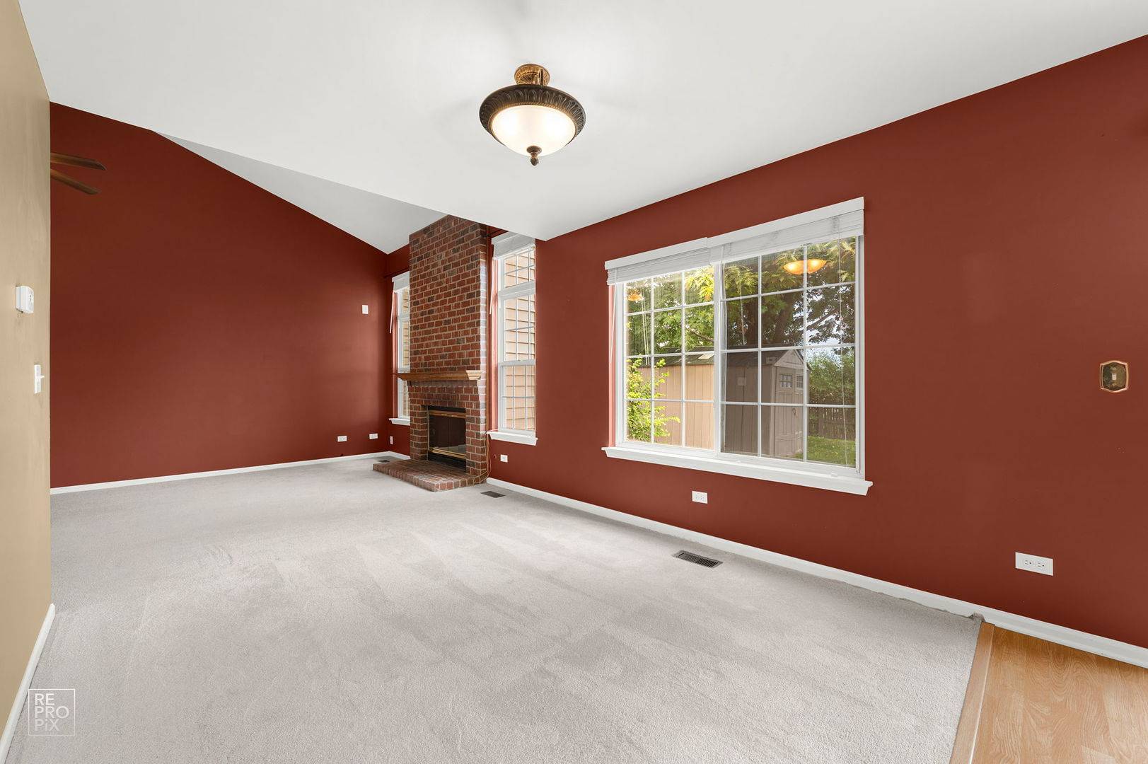 2041 Clarewood LN #2041, Mundelein, IL 60060