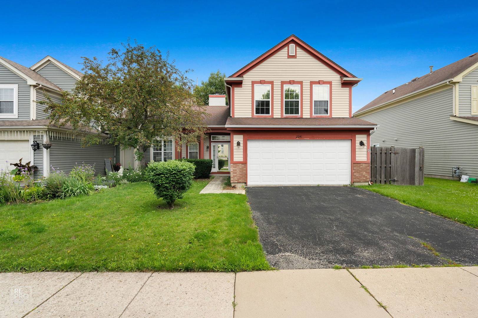 2041 Clarewood LN #2041, Mundelein, IL 60060