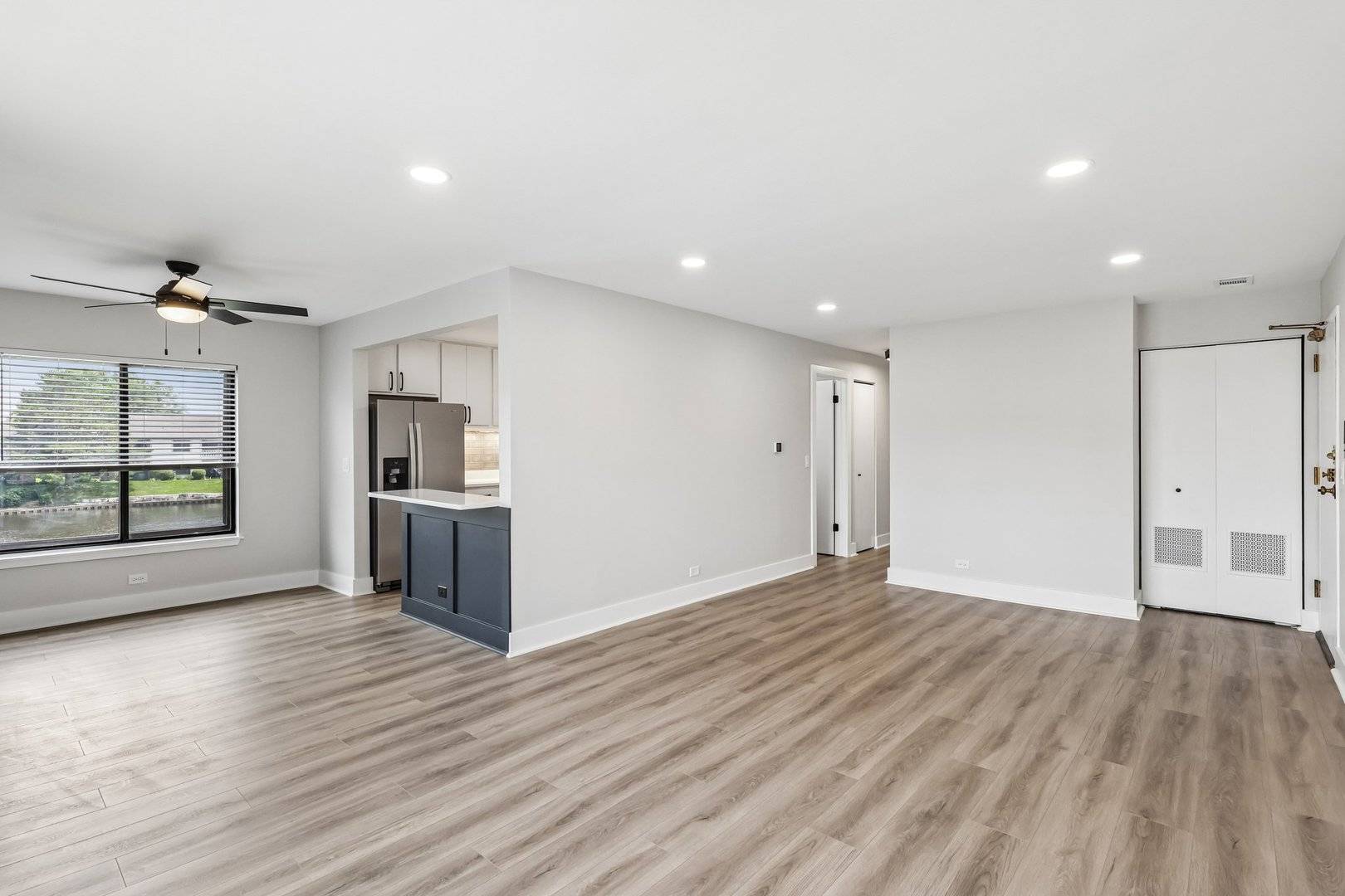 1728 N Emerald Bay #4, Palatine, IL 60074