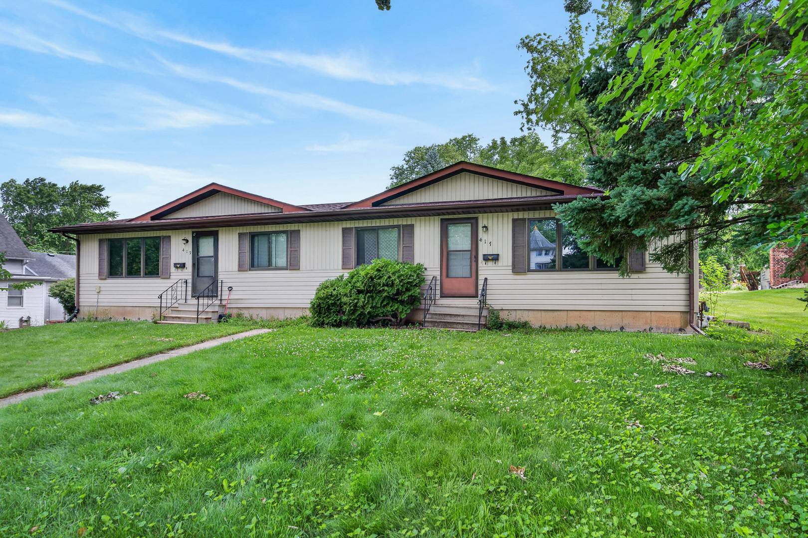 417-419 Jackson ST, Genoa, IL 60135