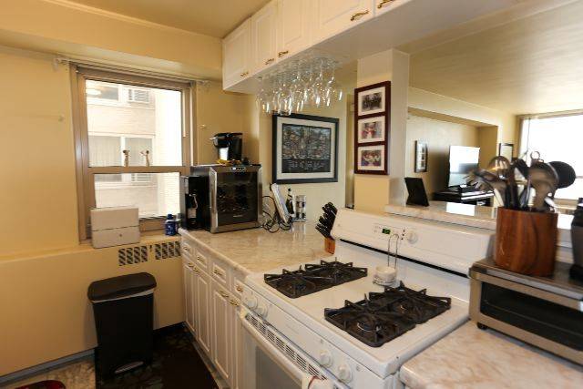 3950 N LAKE SHORE DR #1012C, Chicago, IL 60613