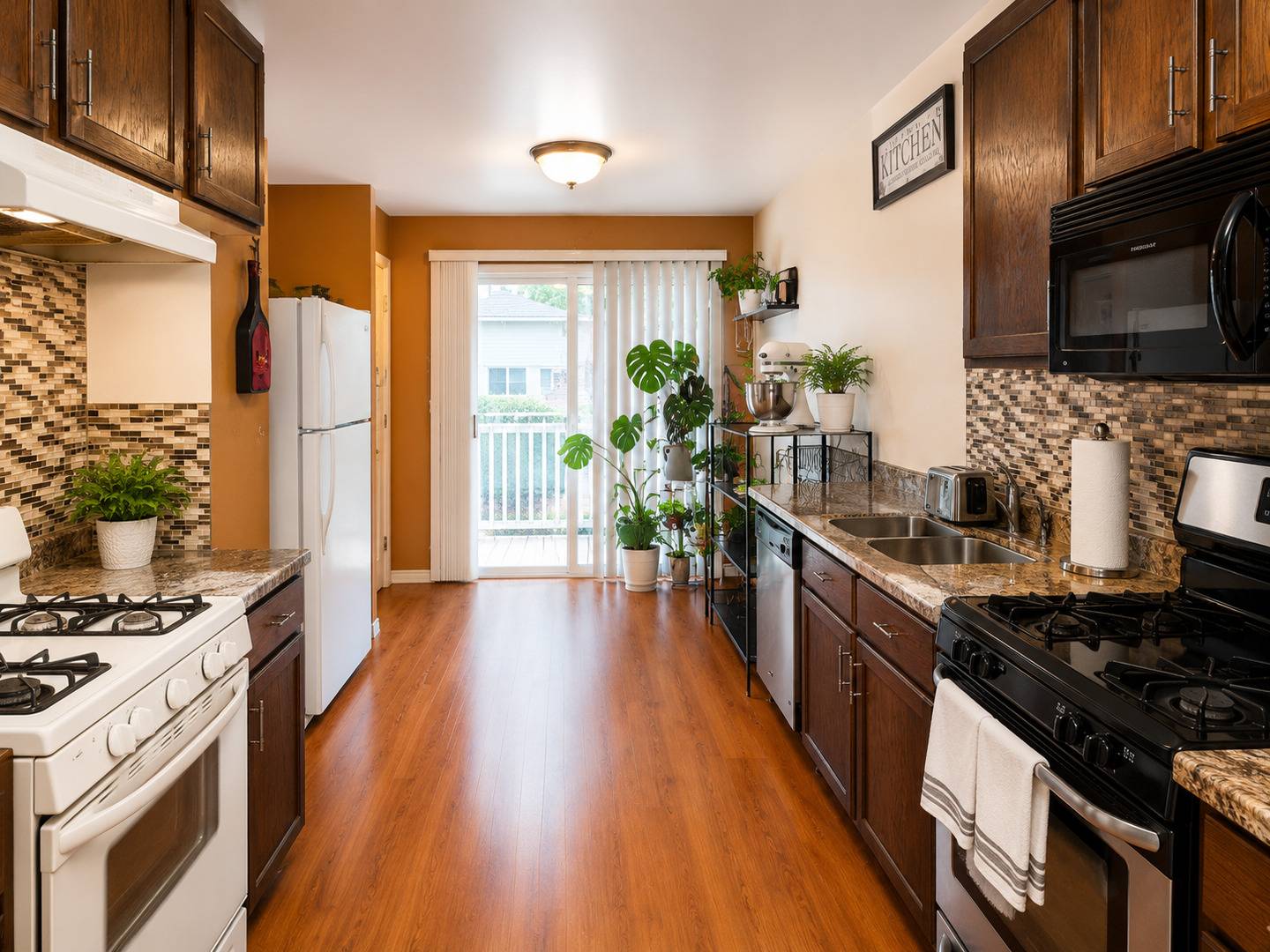 885 White Oak LN, University Park, IL 60484