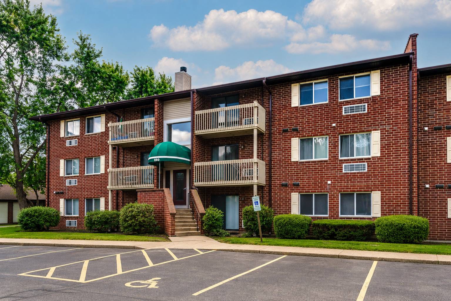 880 N Lakeside DR #3A, Vernon Hills, IL 60061