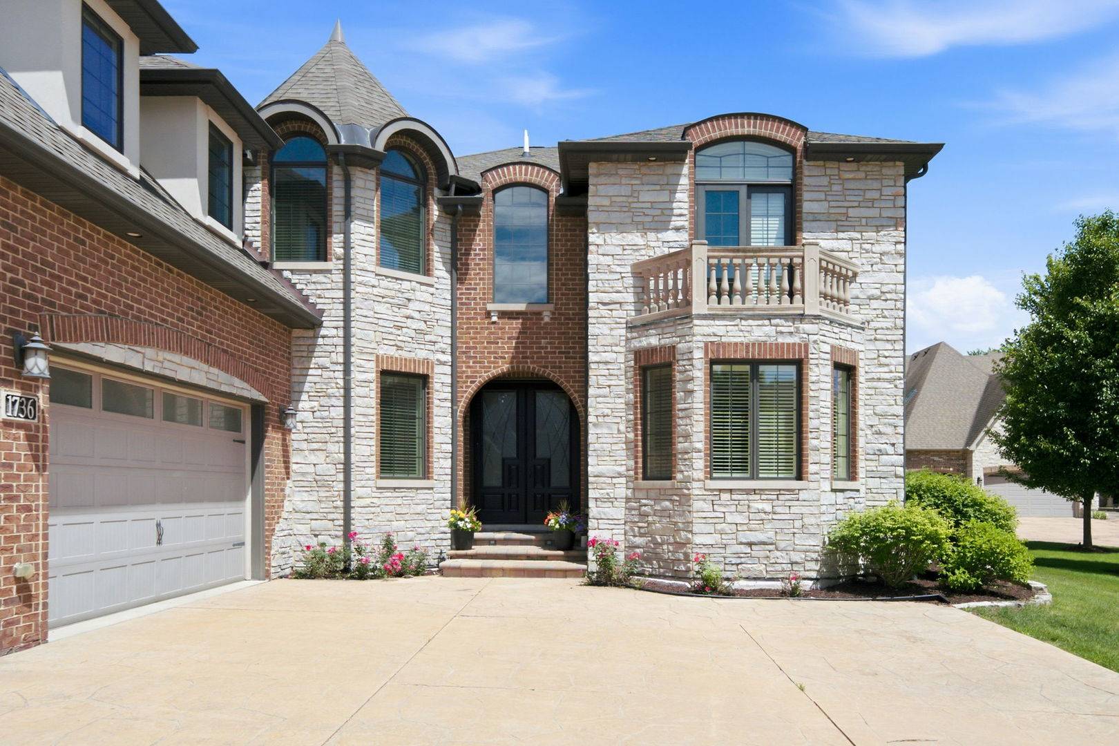 1736 Brian Grant CT, Downers Grove, IL 60516