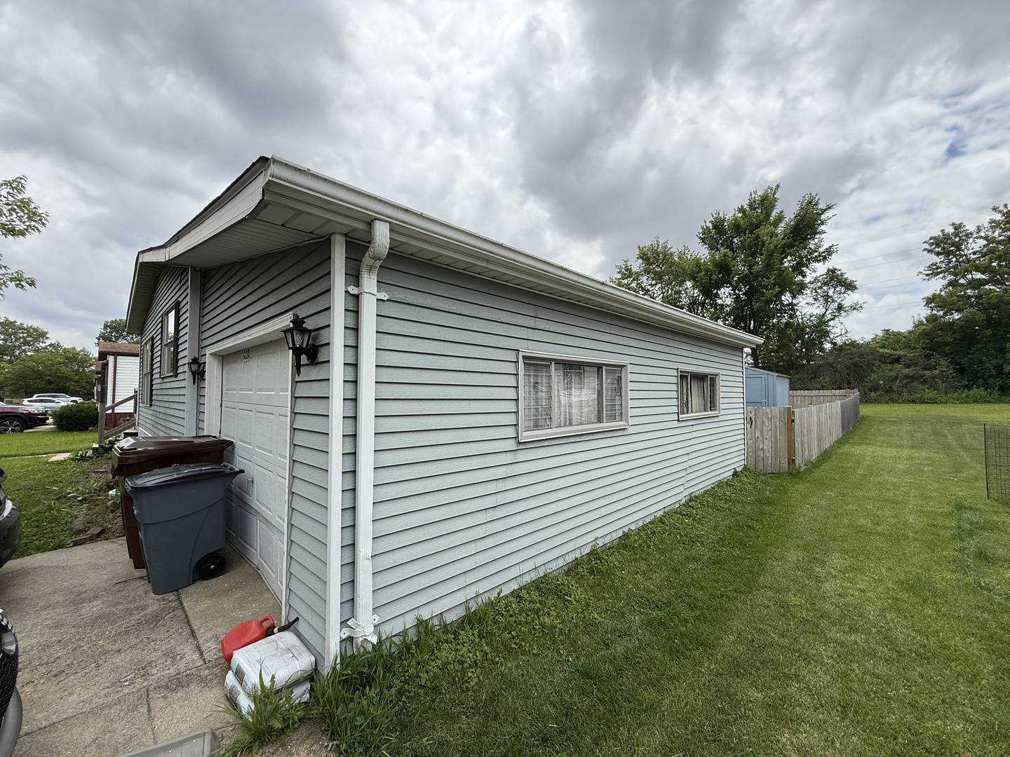 609 TANGLEWOOD RD, Matteson, IL 60443