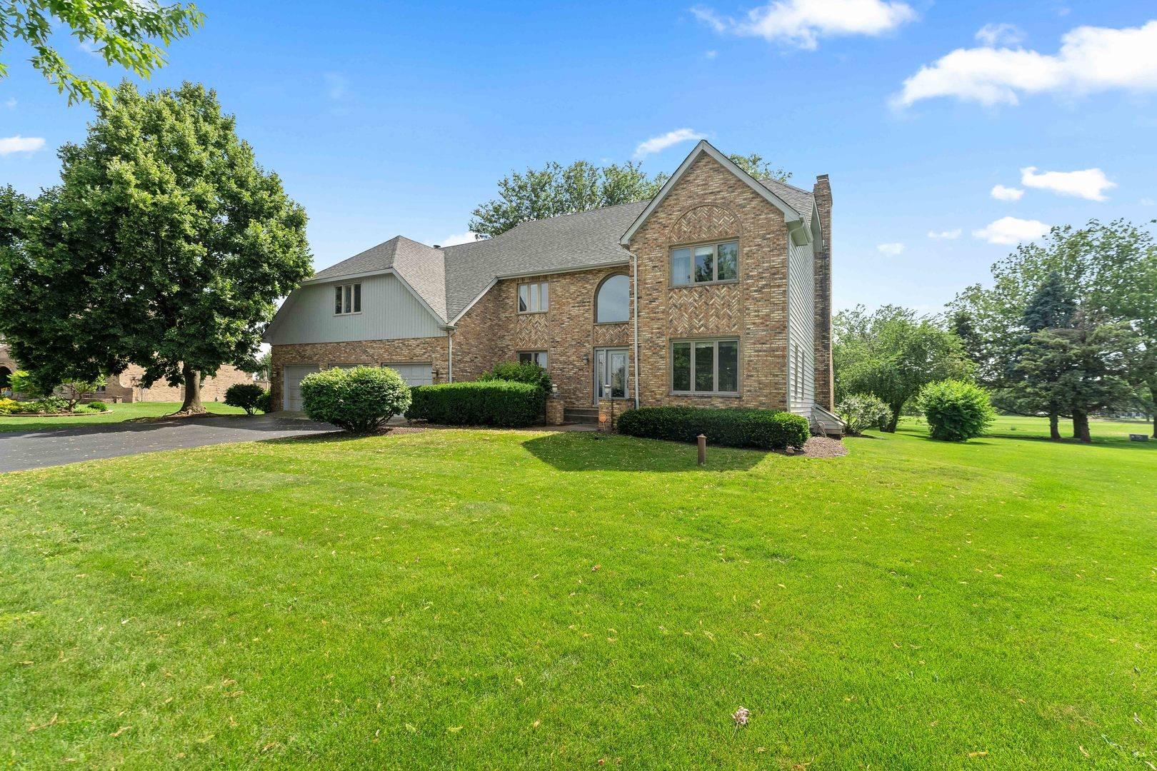 24161 Brancaster DR, Naperville, IL 60564