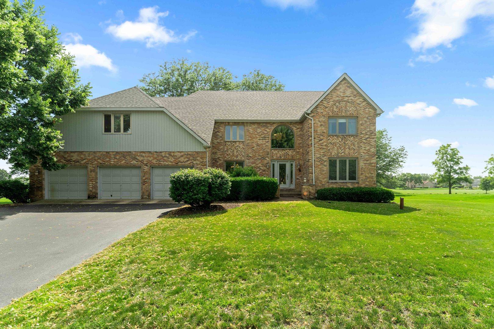 24161 Brancaster DR, Naperville, IL 60564