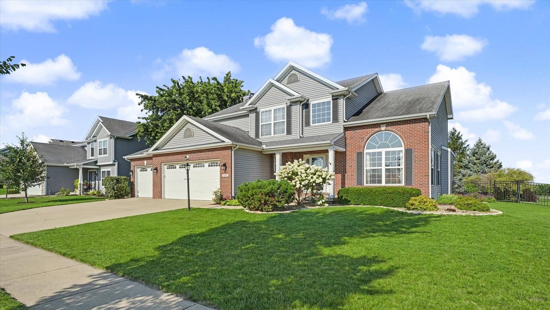 2101 Talans DR, Champaign, IL 61822
