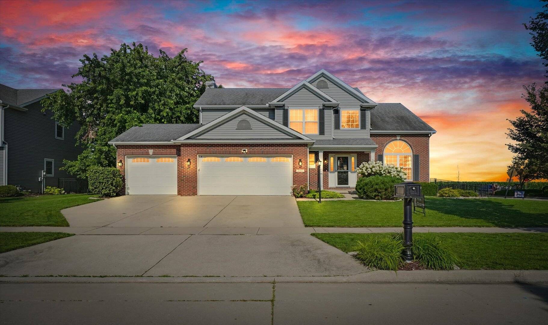 2101 Talans DR, Champaign, IL 61822