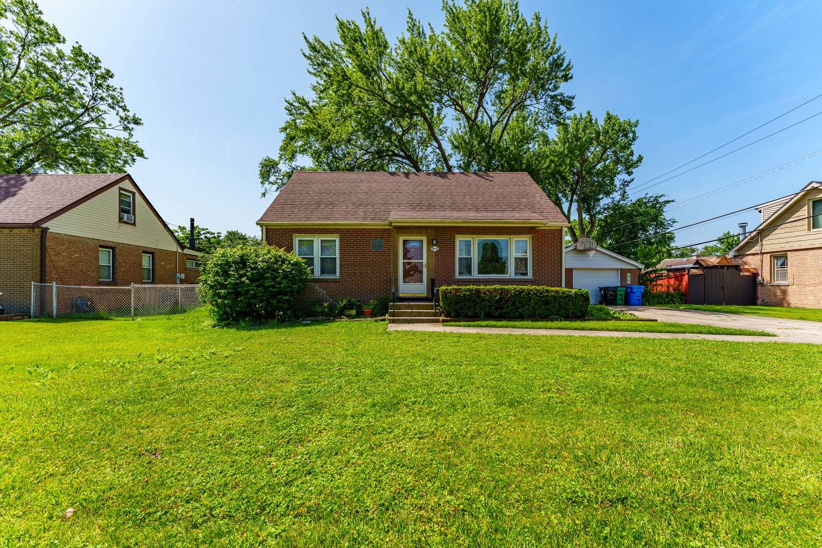7805 Suburban LN, Bridgeview, IL 60455