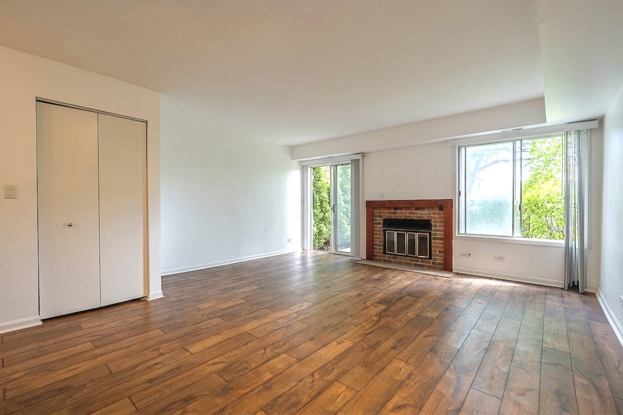 514 E Windgate CT #2D5, Arlington Heights, IL 60005