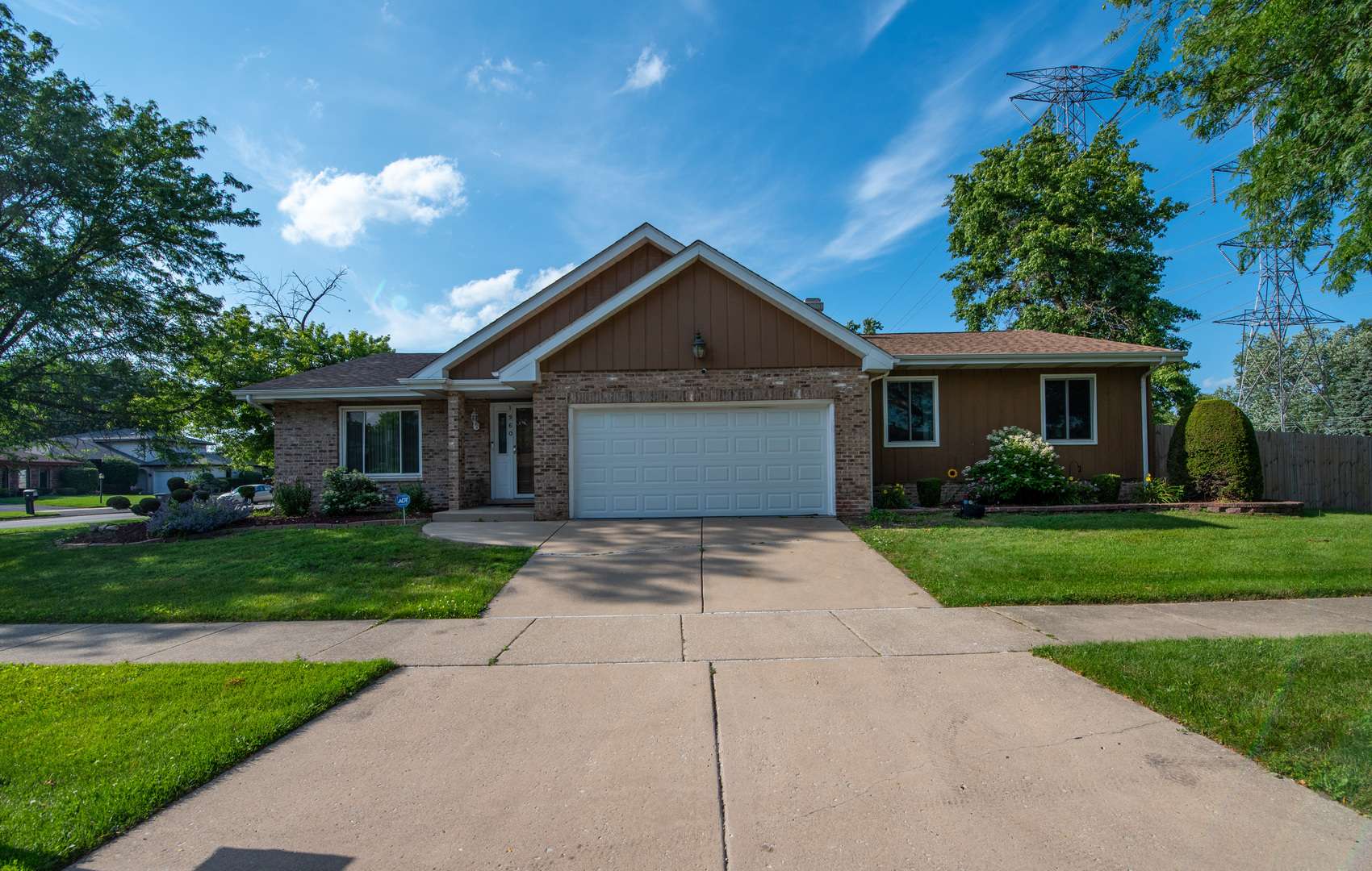 1960 185th ST, Lansing, IL 60438