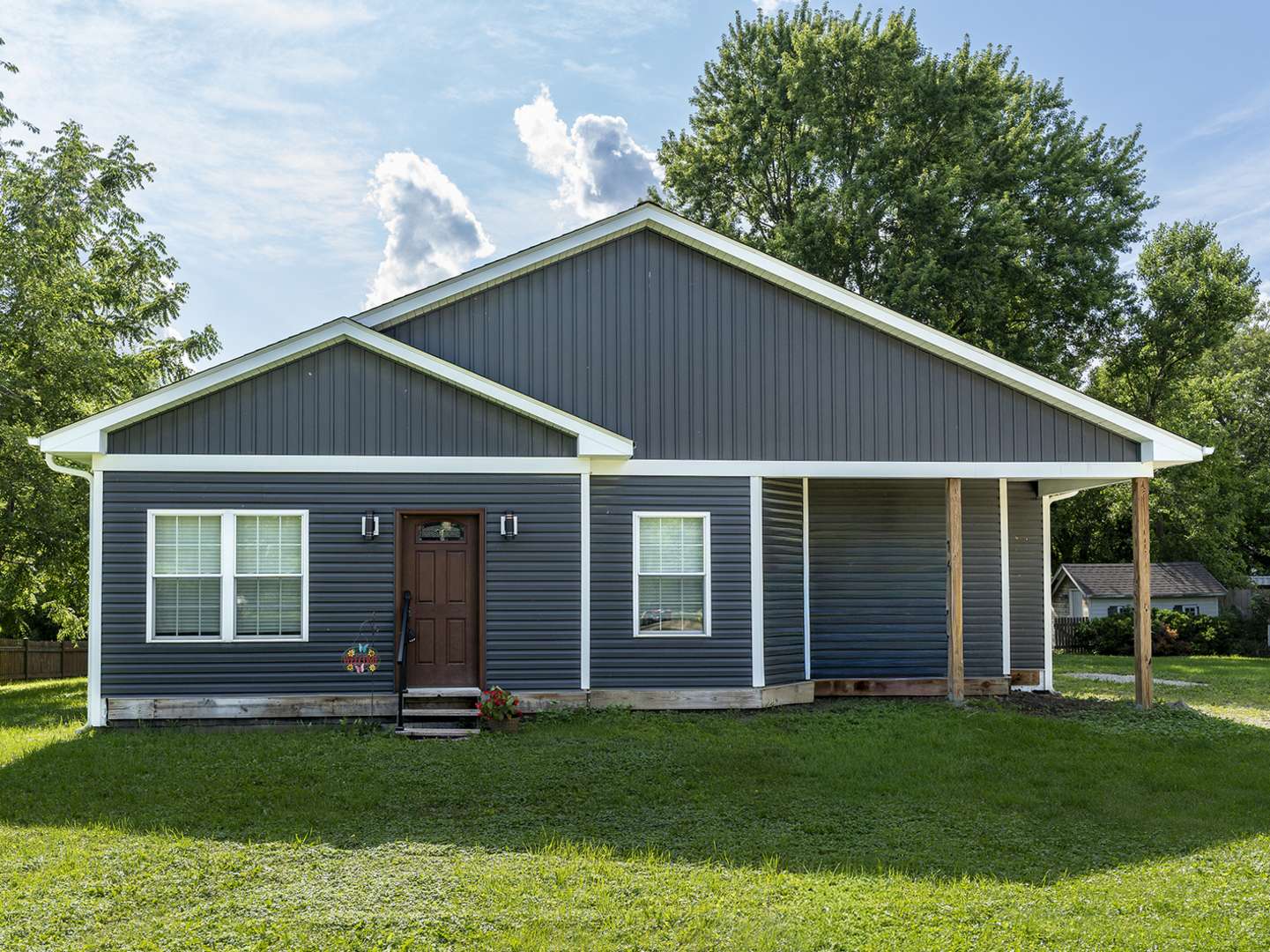 16 Grove ST, Bristol, IL 60512
