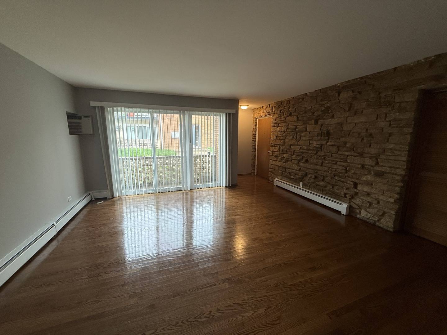 13 Scotdale RD #1, La Grange Park, IL 60526
