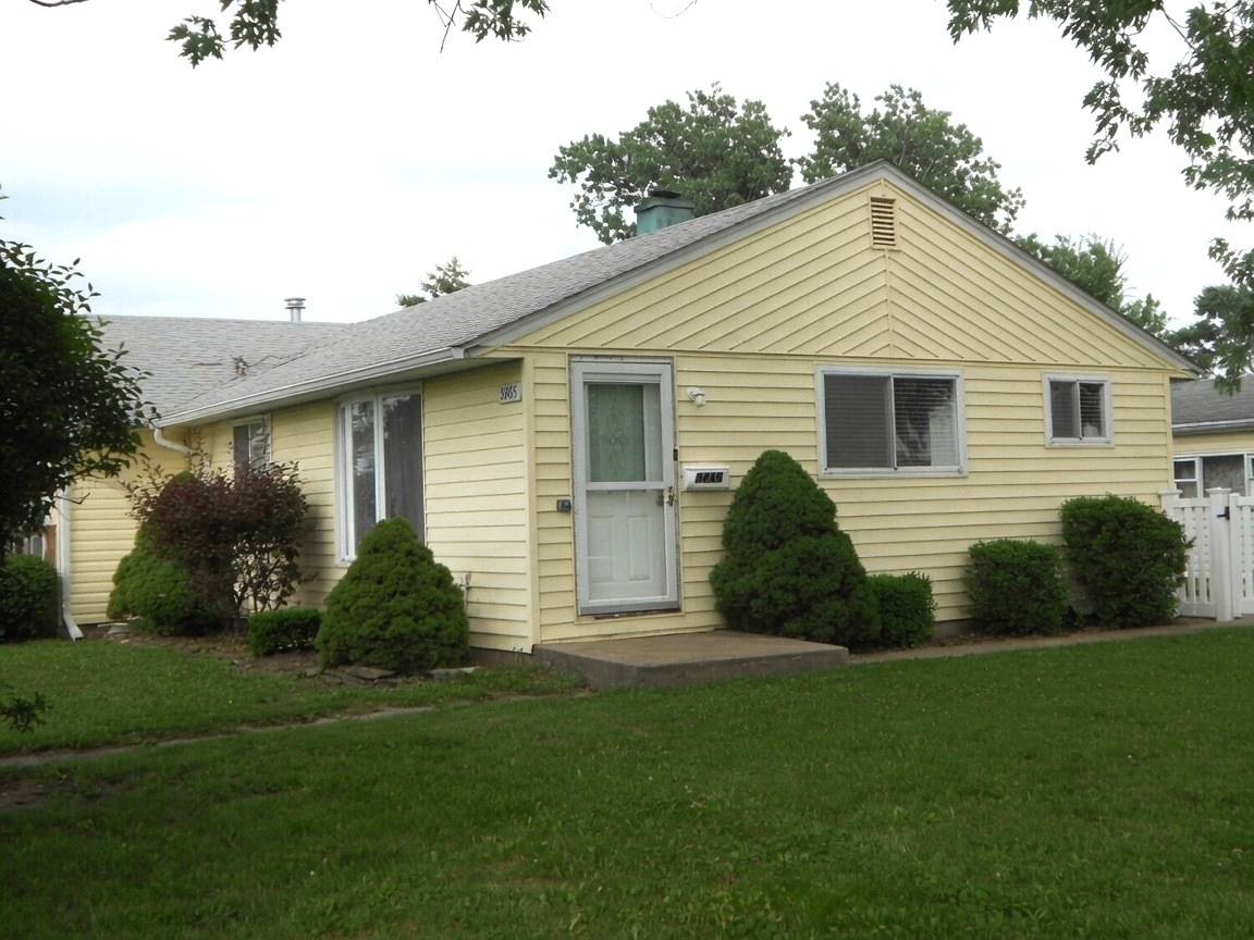 8865 S Ryan RD, Hometown, IL 60456