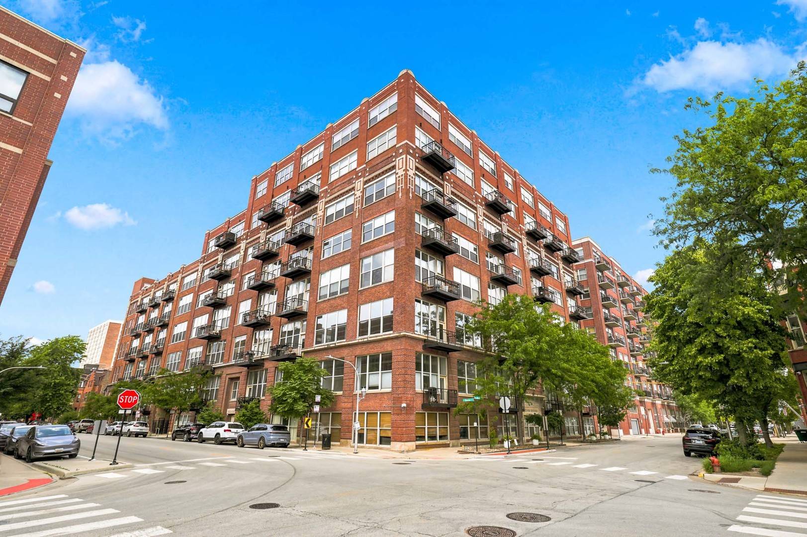 1500 W Monroe AVE #126, Chicago, IL 60607