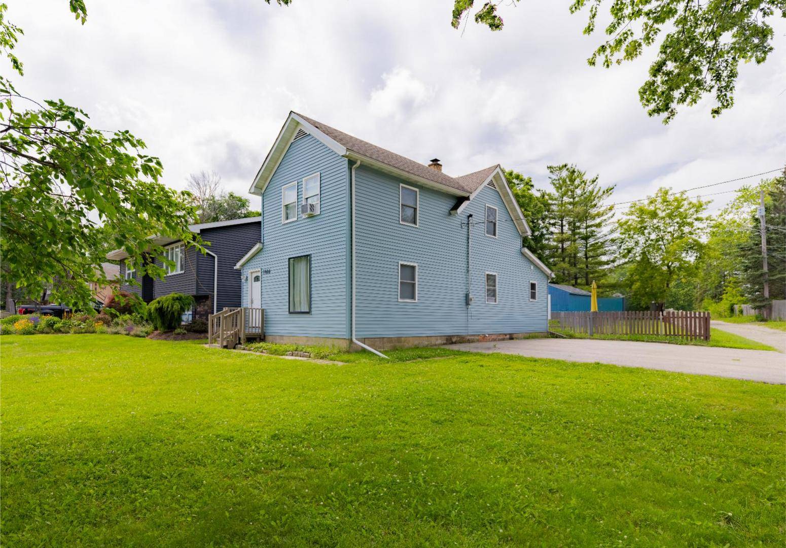 1904 Ezra AVE, Zion, IL 60099